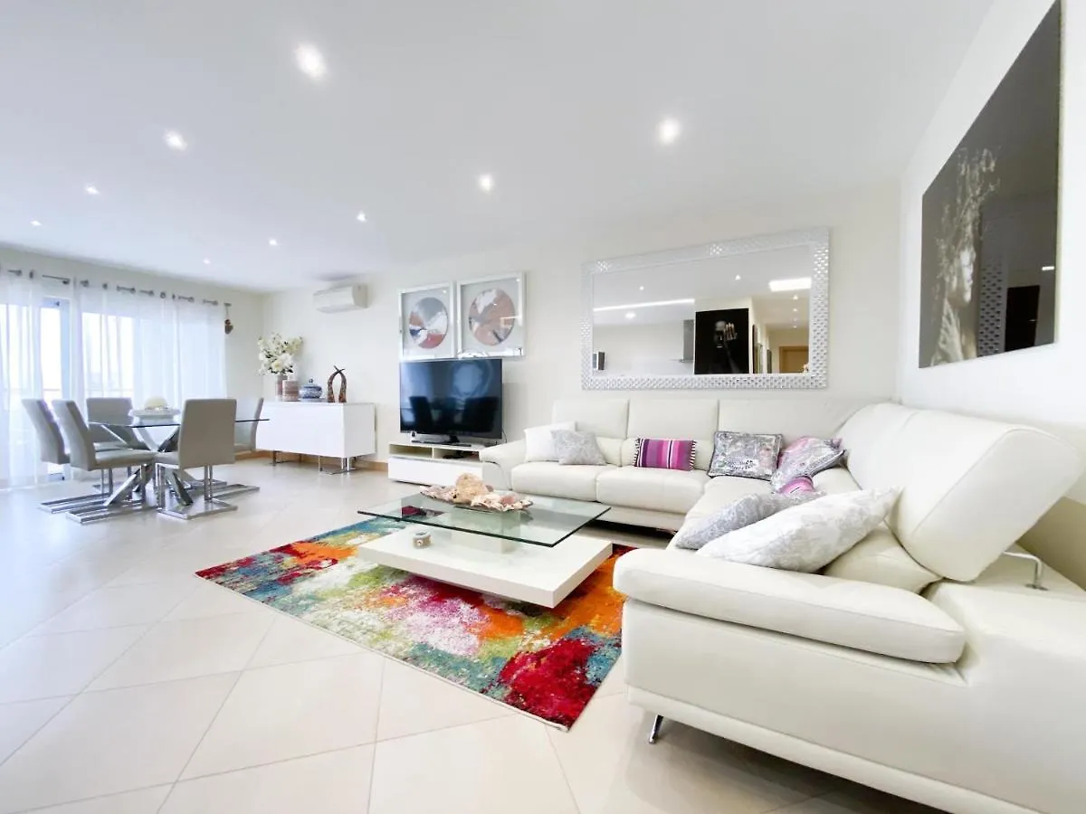 Luxury Condominium Apartment With Swimming Pool #1903 Lagos