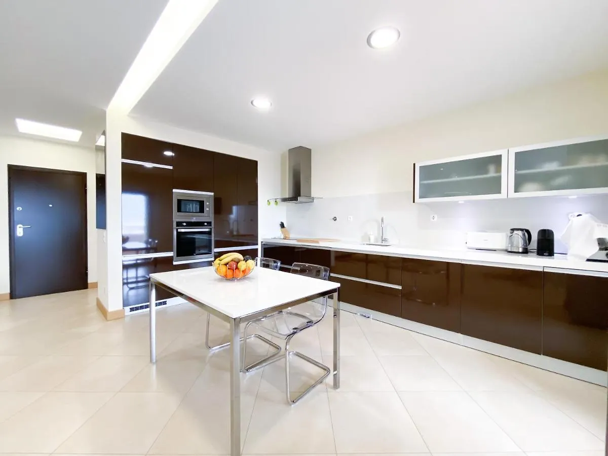 Luxury Condominium Apartment With Swimming Pool #1903 Lagos