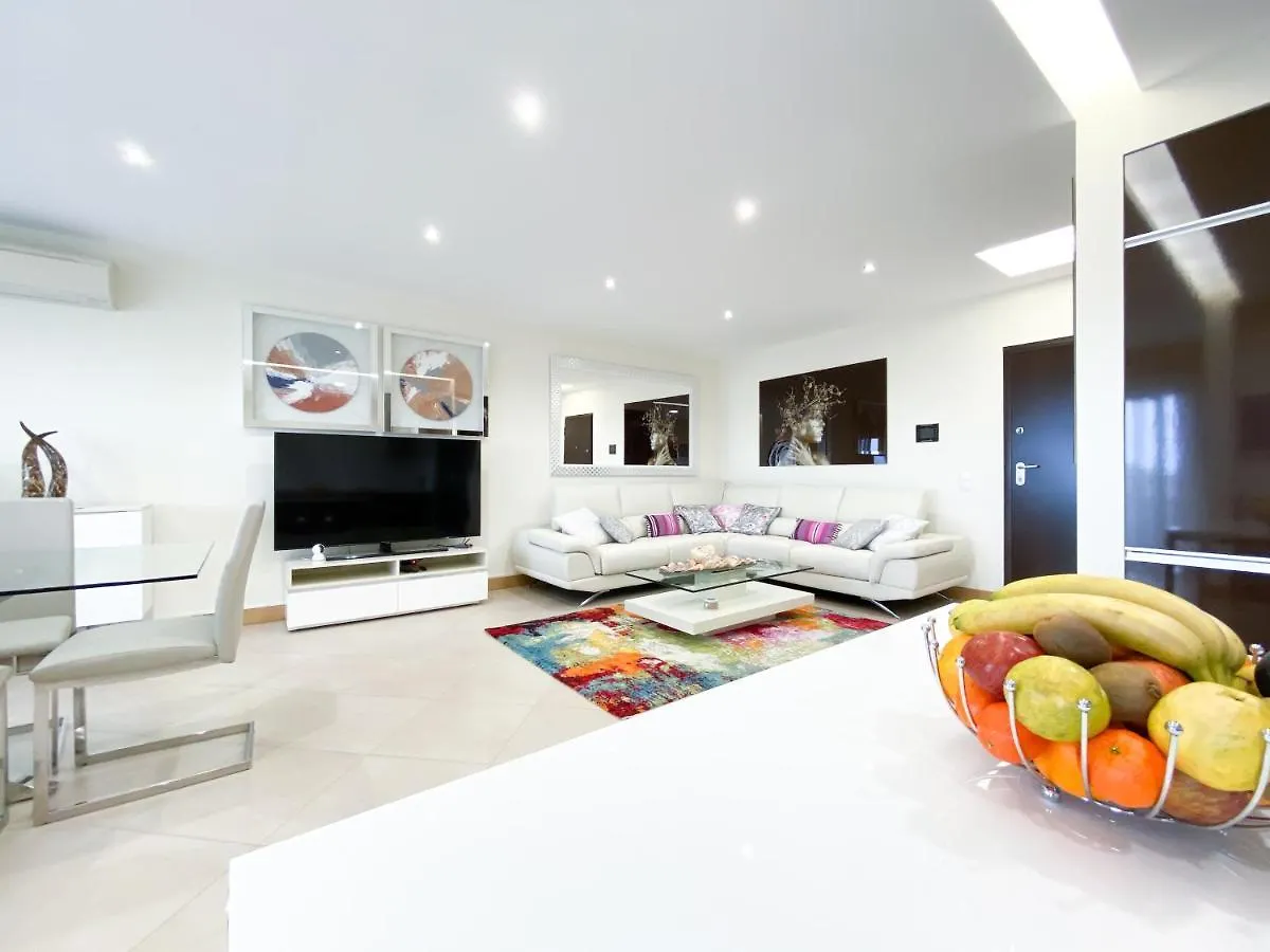Luxury Condominium Apartment With Swimming Pool #1903 Lagos 0*,