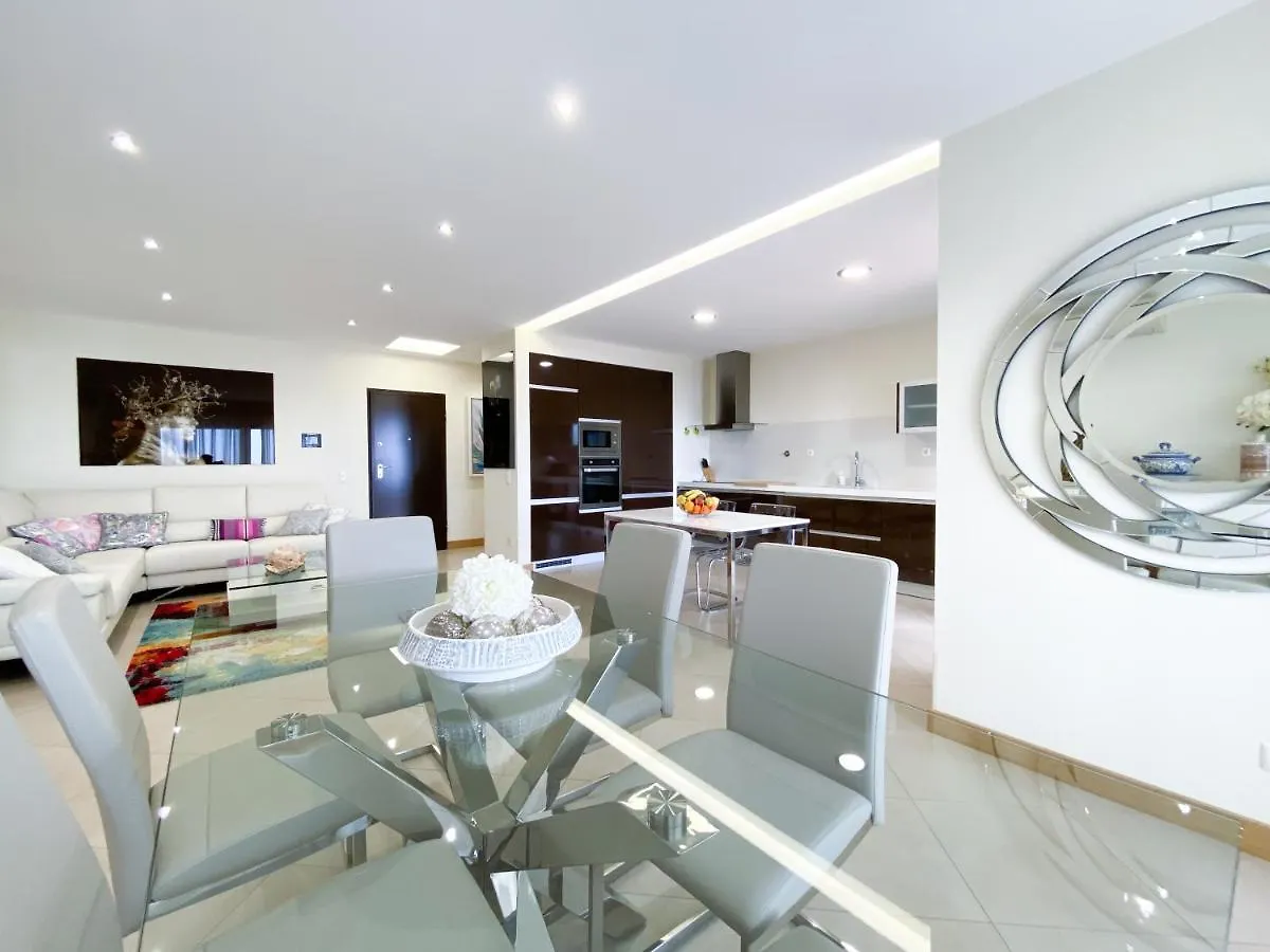 Luxury Condominium Apartment With Swimming Pool #1903 Lagos
